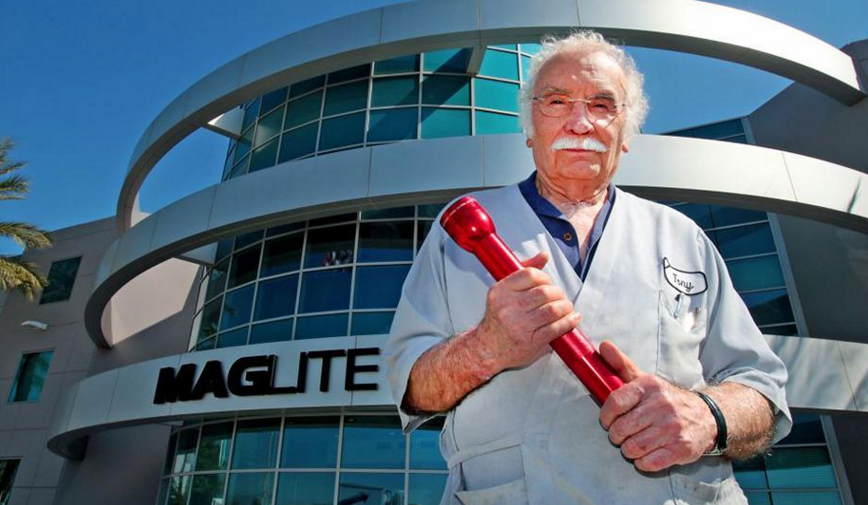 Maglite garage